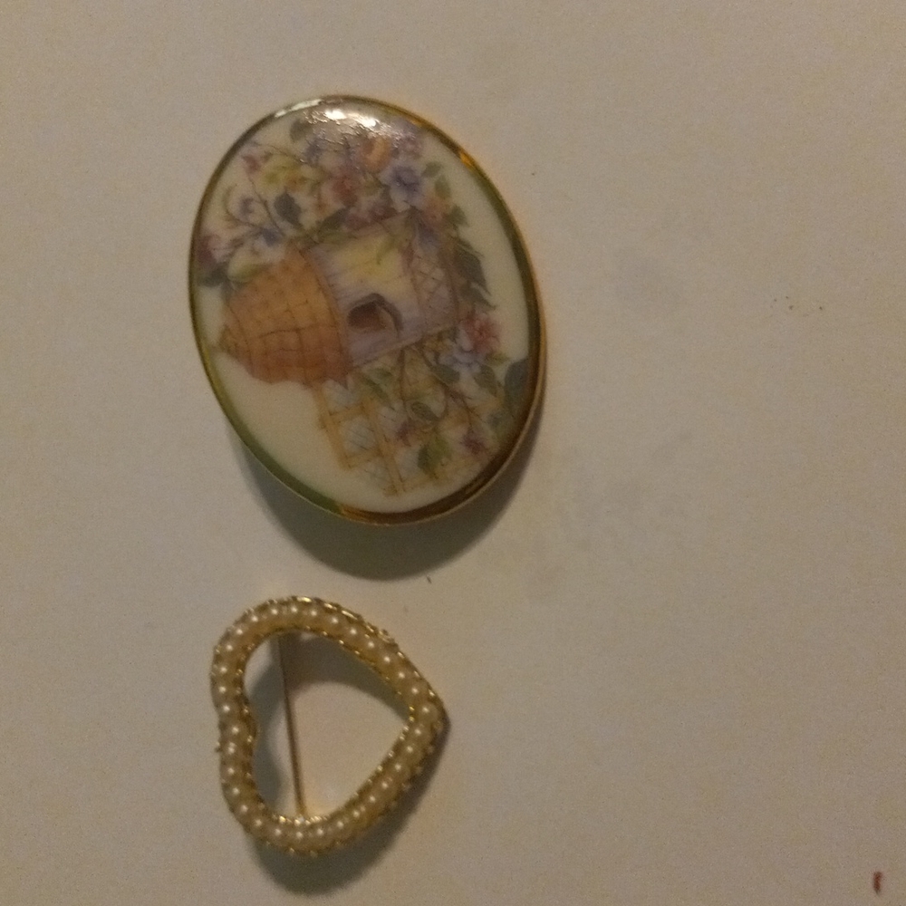 2 pins